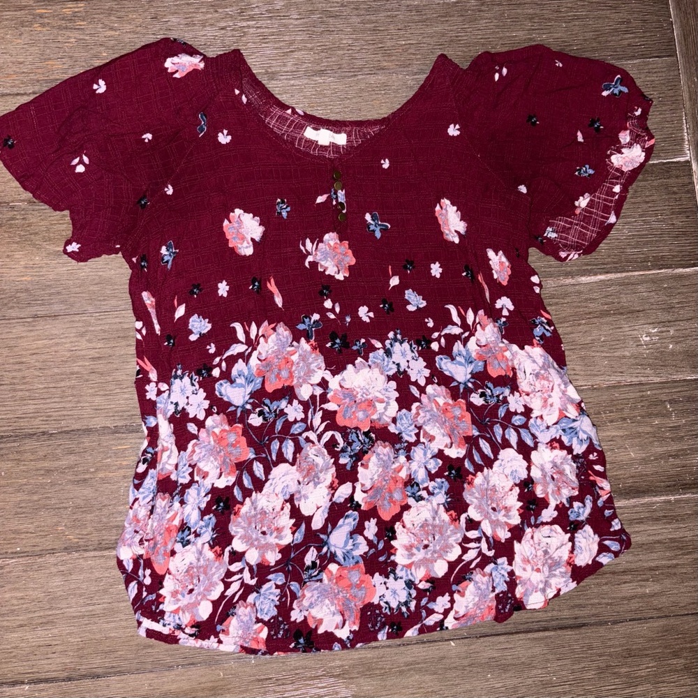 Maurices Burgundy Floral Short Sleeve Tee